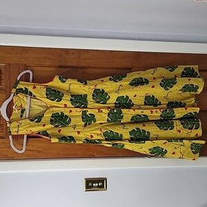 Teeberry & Weave Yellow Leaf Print Sleeveless Dress